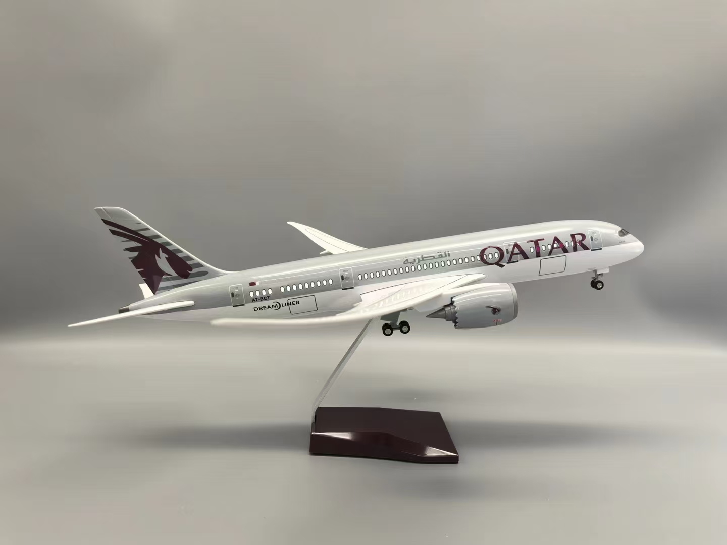 47cm 1/130 Scale Qatar B787 Re - Home Decor Qatar ulasan dan harga