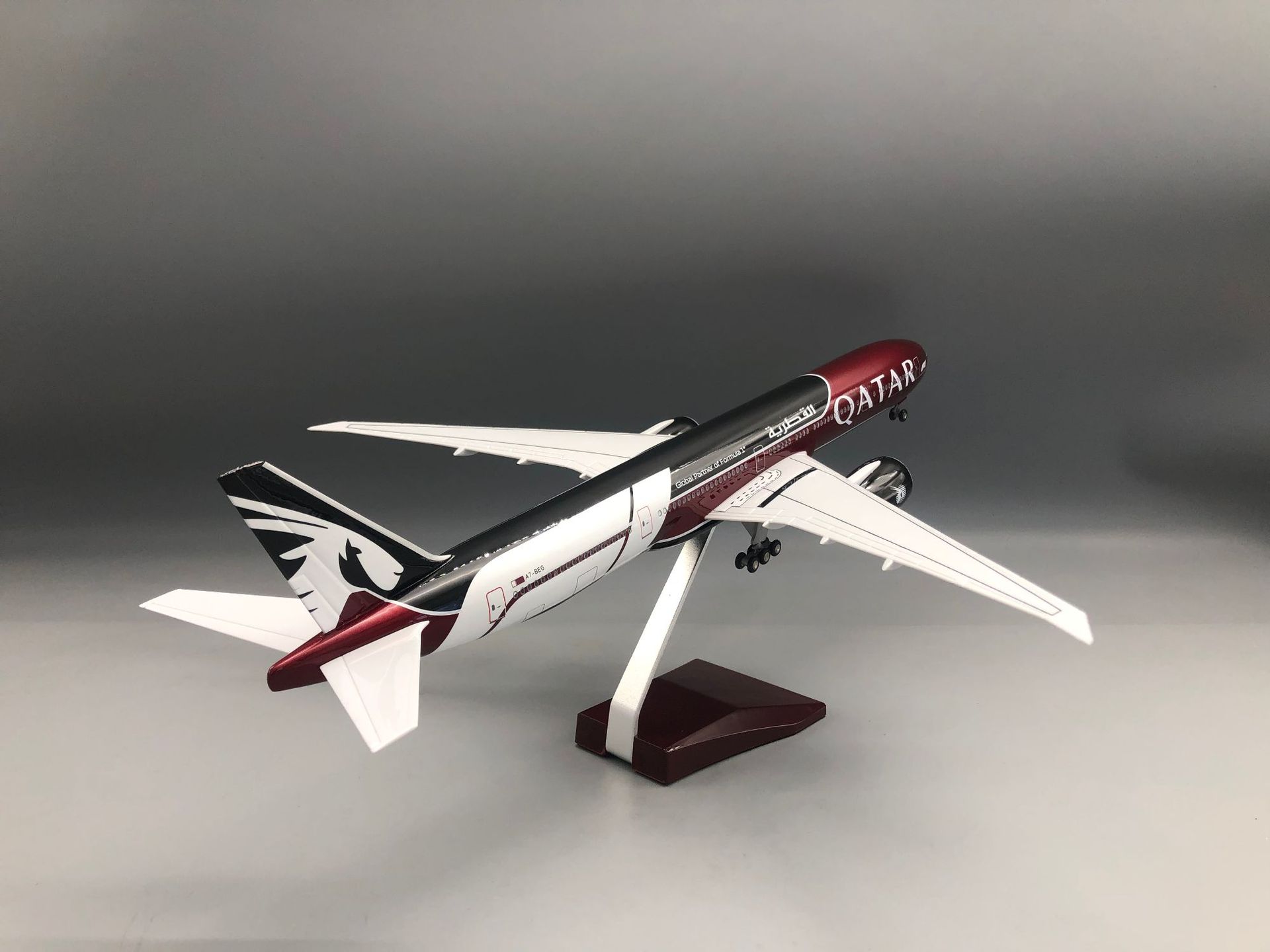 For B777-300 Qatar Model Airpl - Home Decor Qatar ulasan dan harga