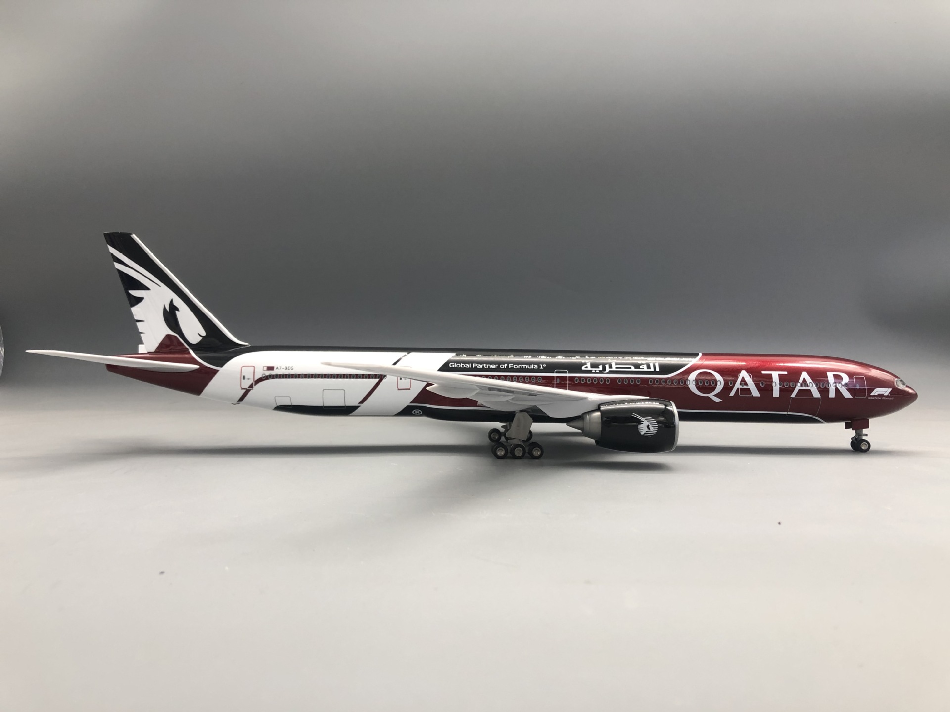 For B777-300 Qatar Model Airpl - Home Decor Qatar ulasan dan harga